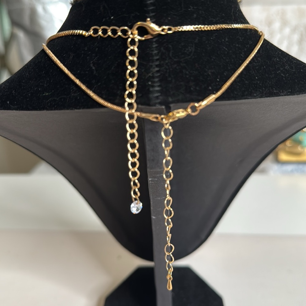 Louis Vuitton Gold Lock Pendant - Picture 5 of 5